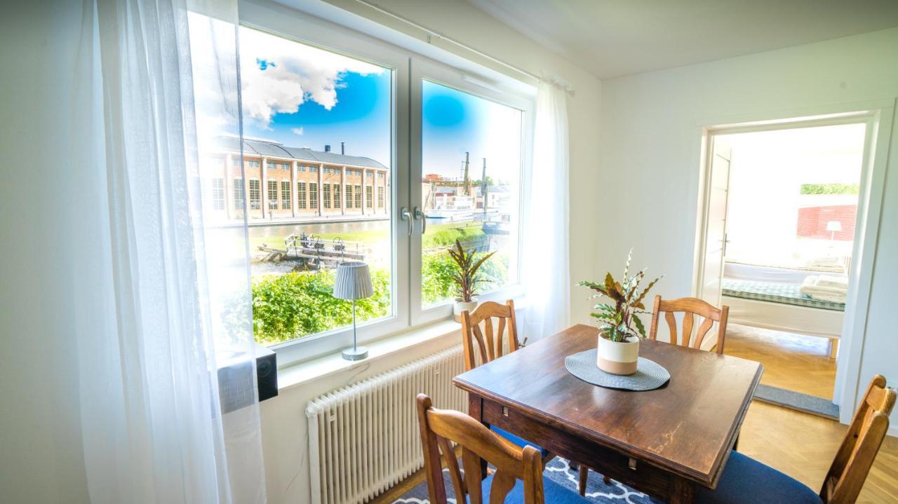 Byggmaestare Villan Motala Bagian luar foto