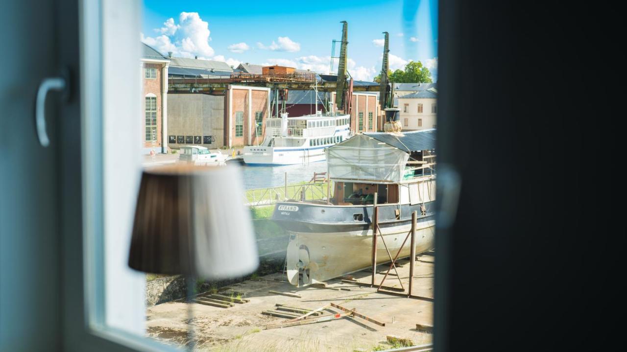 Byggmaestare Villan Motala Bagian luar foto